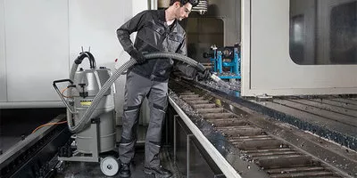 Industrial vacuums for liquids / swarf