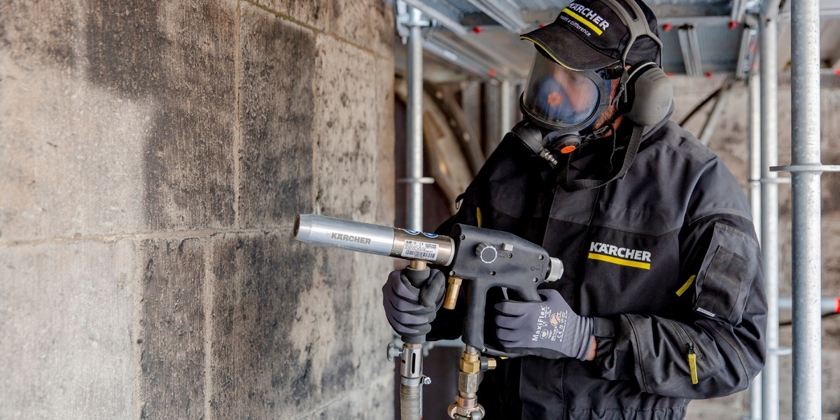 Cleaning Cologne Cathedral - Cologne, Germany