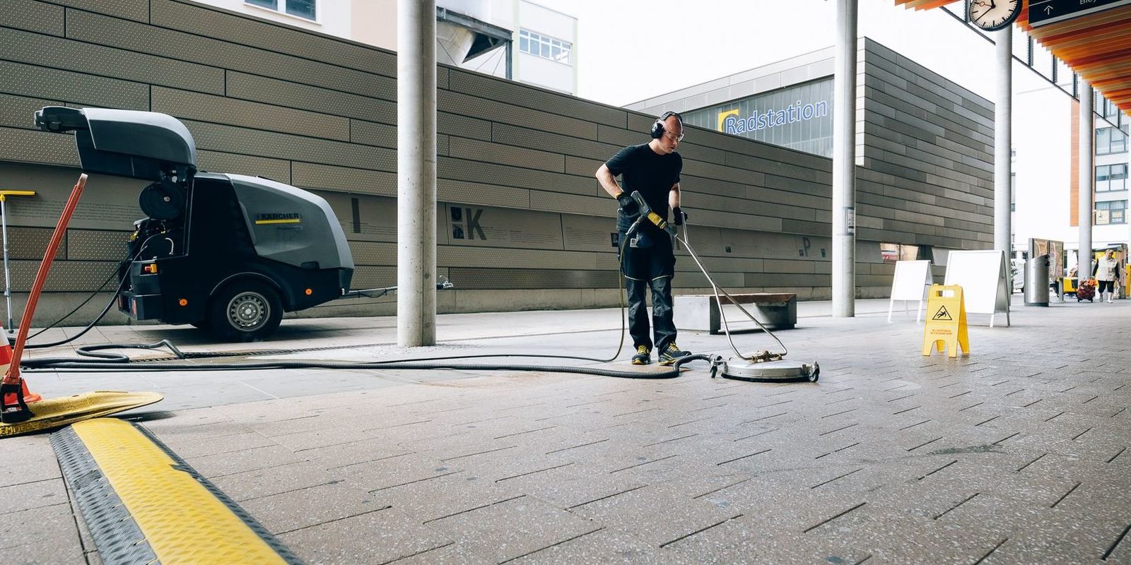 Kaercher_Reinigung Bahnhof Ludwigsburg_3 Kaercher_Reinigung Bahnhof Ludwigsburg_3