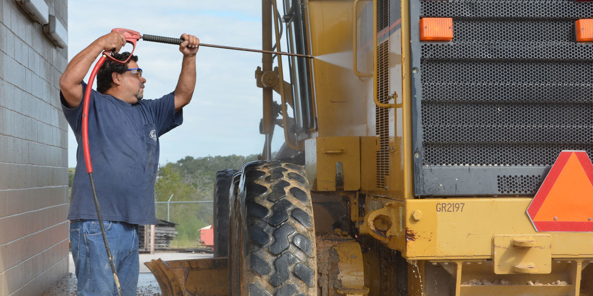 cleaning heavy equipment and trucks