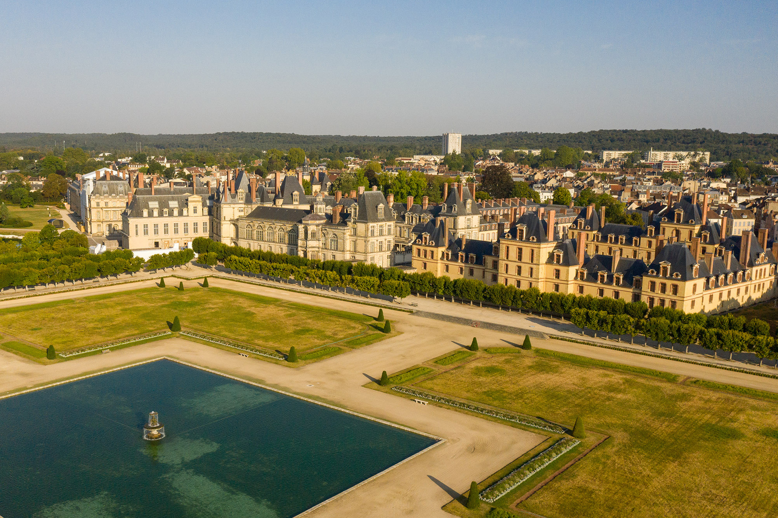 Fontainebleau Castle_Aerial view Fontaineblau Castle_Aerial View.