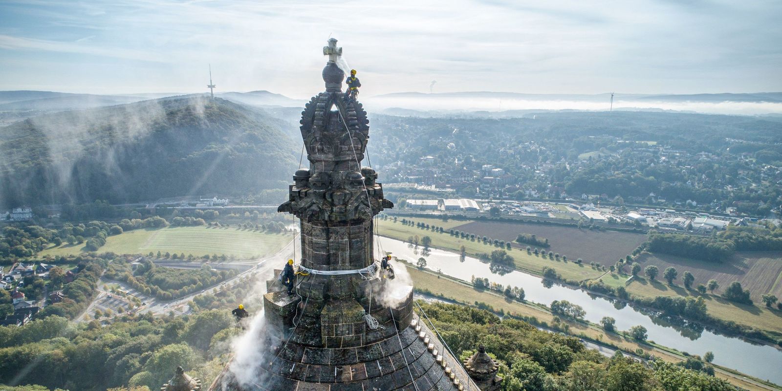 Tượng đài hoàng đế William - Porta Westfalica, Đức