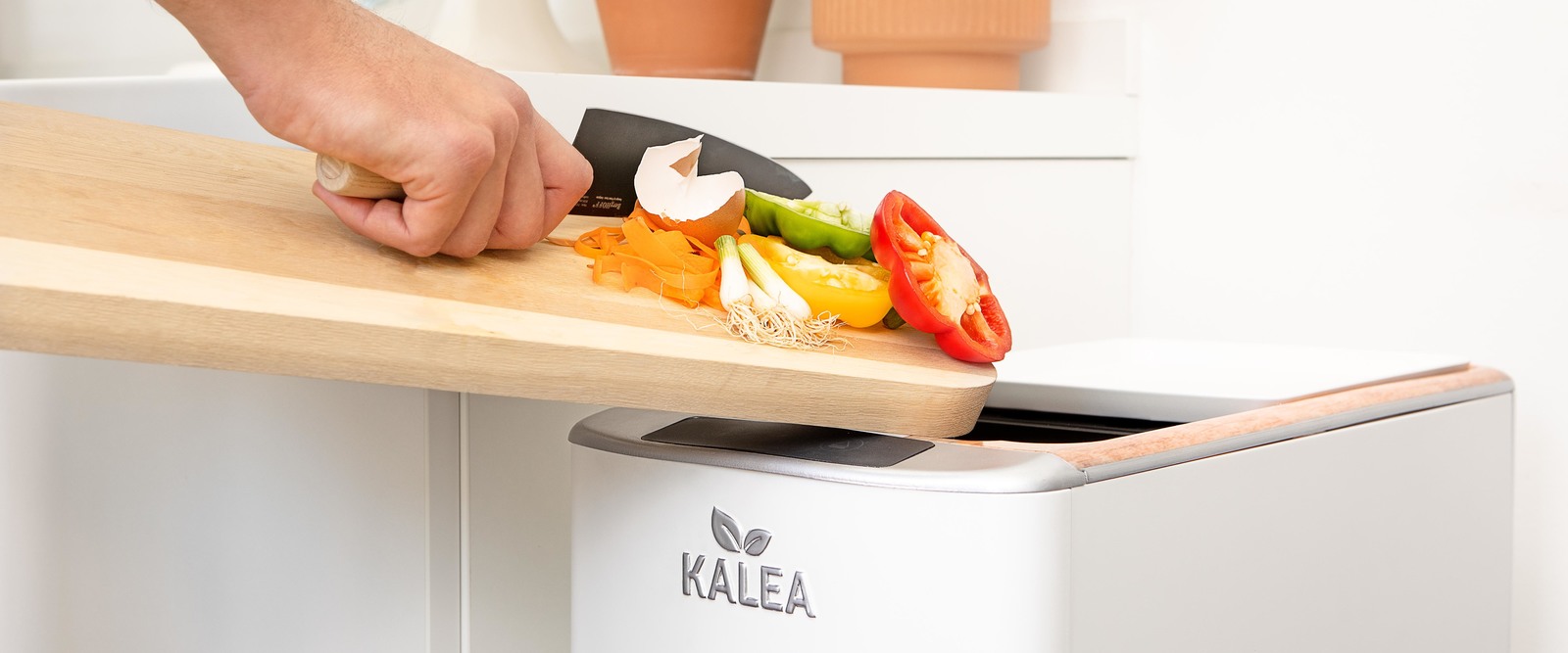 KALEA macht aus Bioabfällen in nur 48 Stunden nährstoffreichen Kompost KALEA macht aus Bioabfällen in nur 48 Stunden nährstoffreichen Kompost