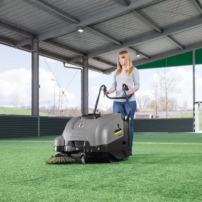Sweepers and vacuum sweepers professional | Kärcher International