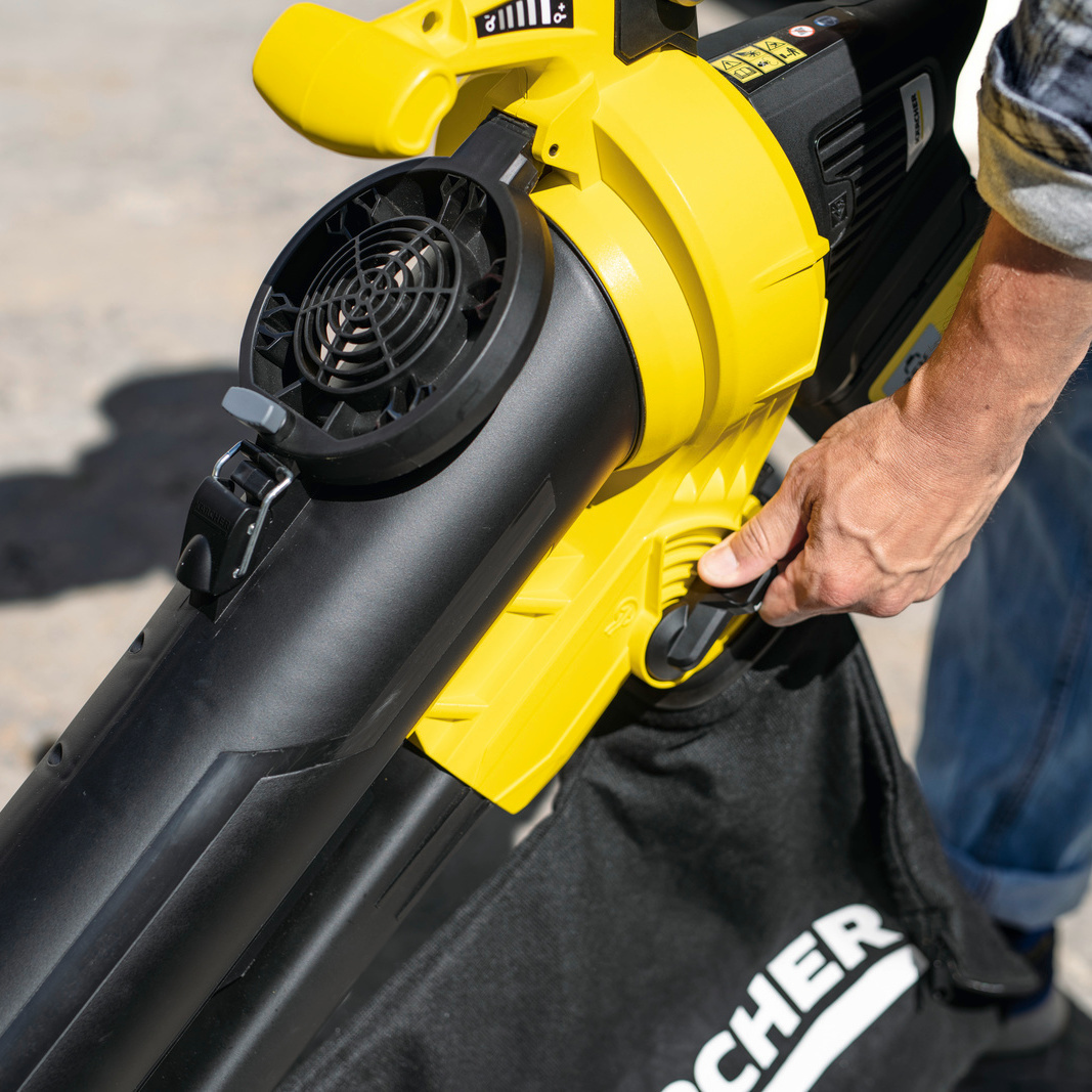 Aspirateur de feuilles sans fil: un levier sélecteur pour le choix de la fonction Un levier sélecteur pour le choix de la fonction chez un aspirateur de feuilles de Kärcher