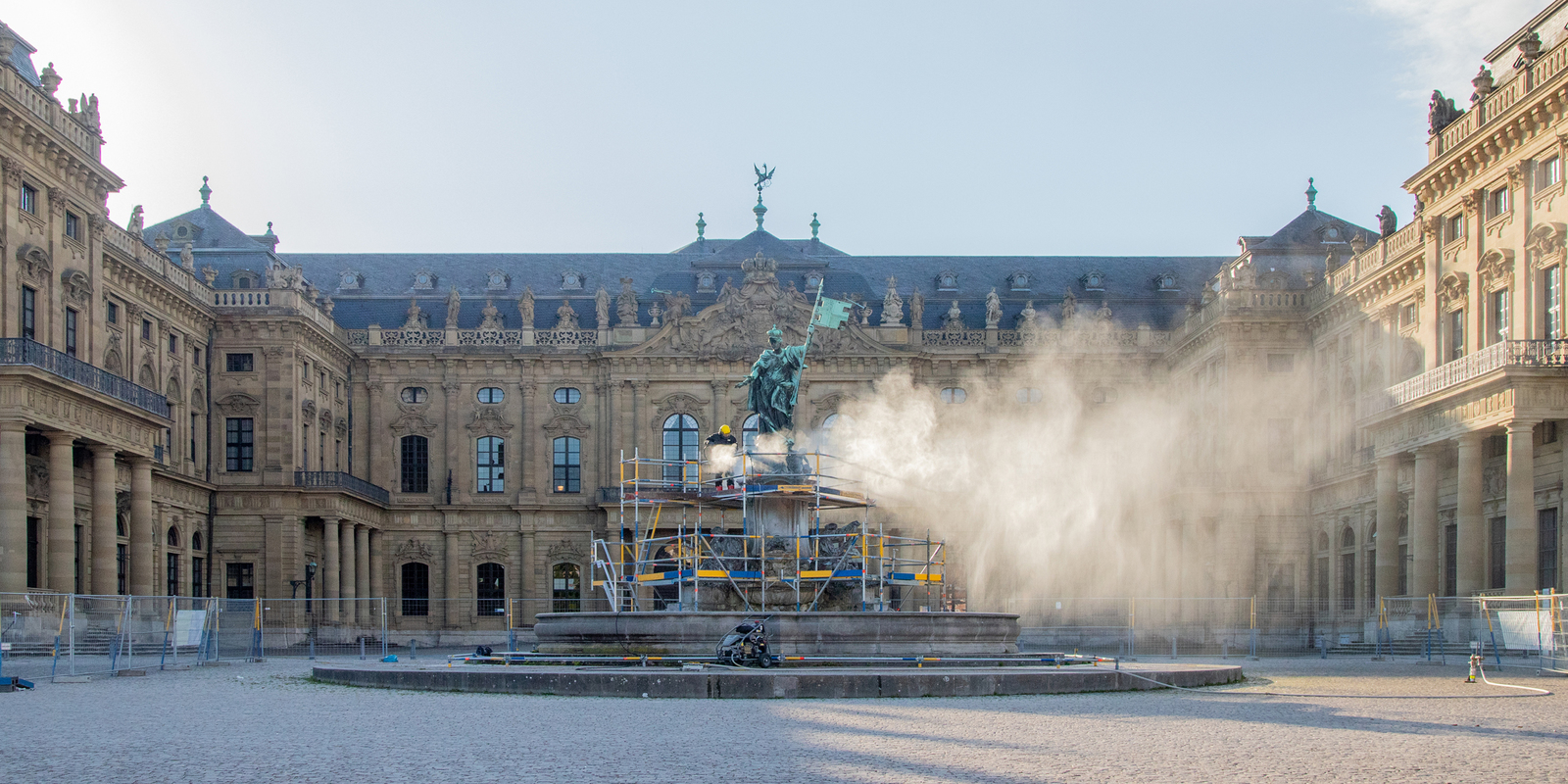 Wuerzburg_Frankoniabrunnen_Reinigungsaktion2 Wuerzburg_Frankoniabrunnen_Reinigungsaktion2