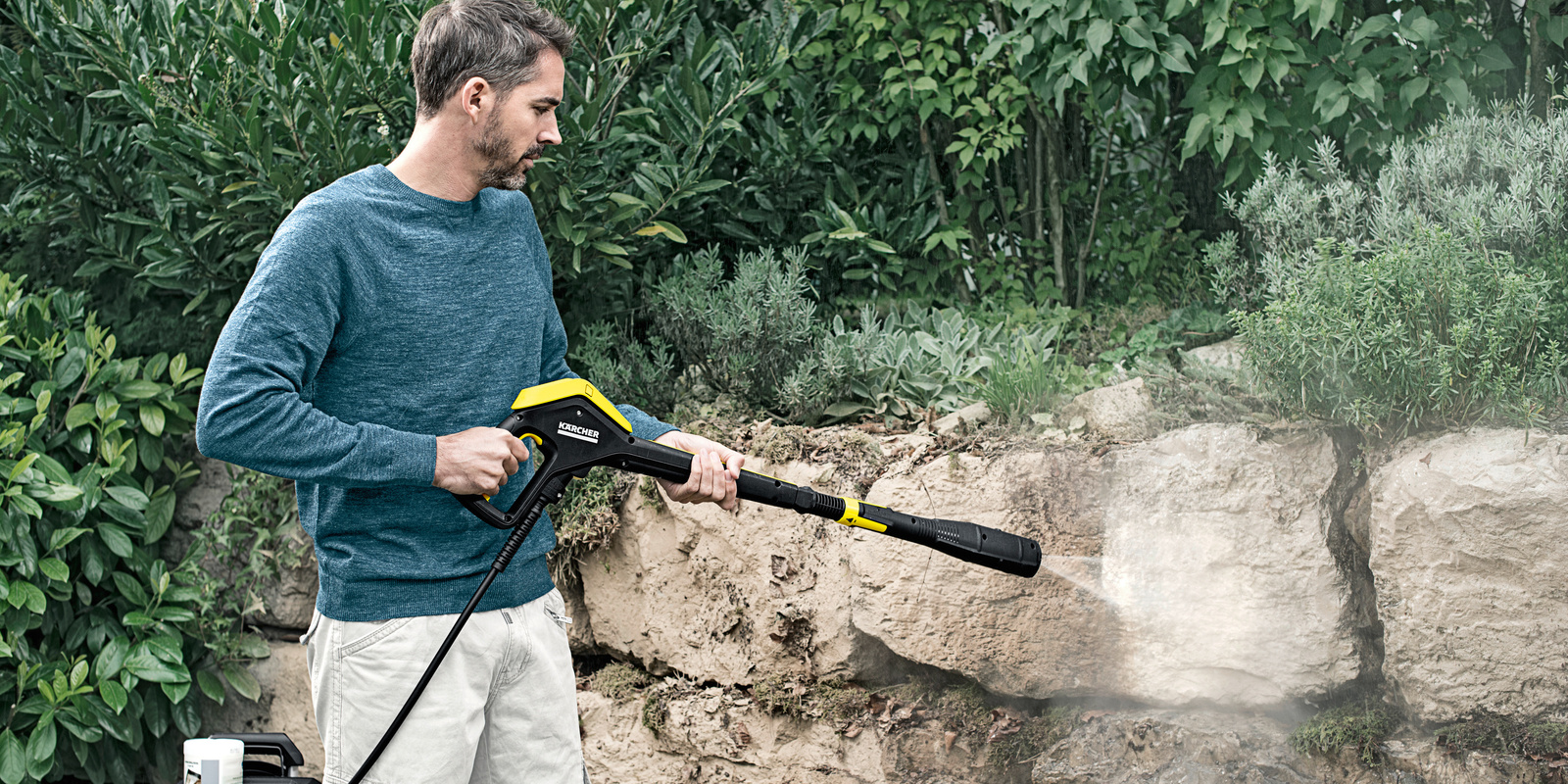 Karcher pressure Washer Cleaning Walls