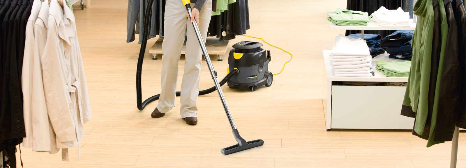 Surfaces nettoyées et désinfectées dans le secteur du prêt-à-porter