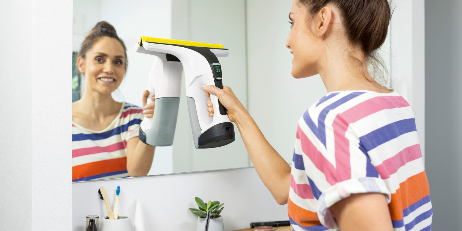 WV_6_bathroom_white_app_01_CI15_300 dpi