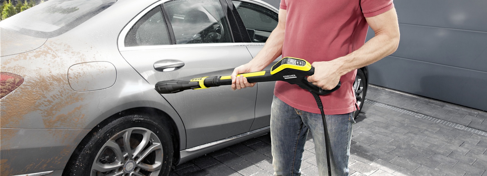 Nettoyer sa voiture avec Kärcher