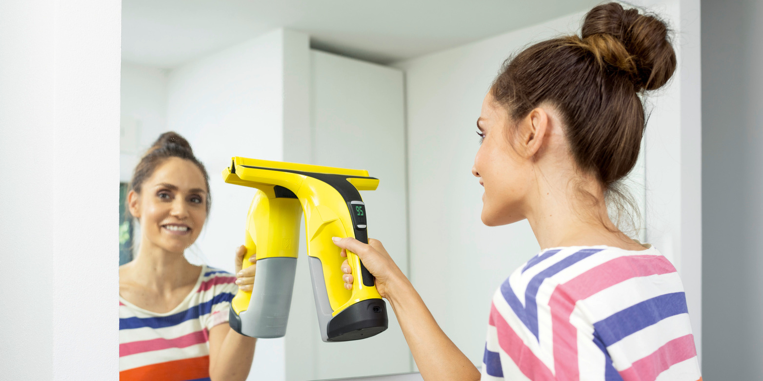 Limpieza de espejos con una Window Vac Limpieza de espejos con una Window Vac de Kärcher