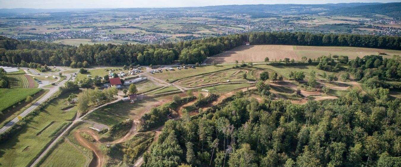 Luftaufnahme der Rennstrecke in Rudersberg.