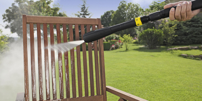 Tuinmeubelen reinigen Tuinmeubelen reinigen