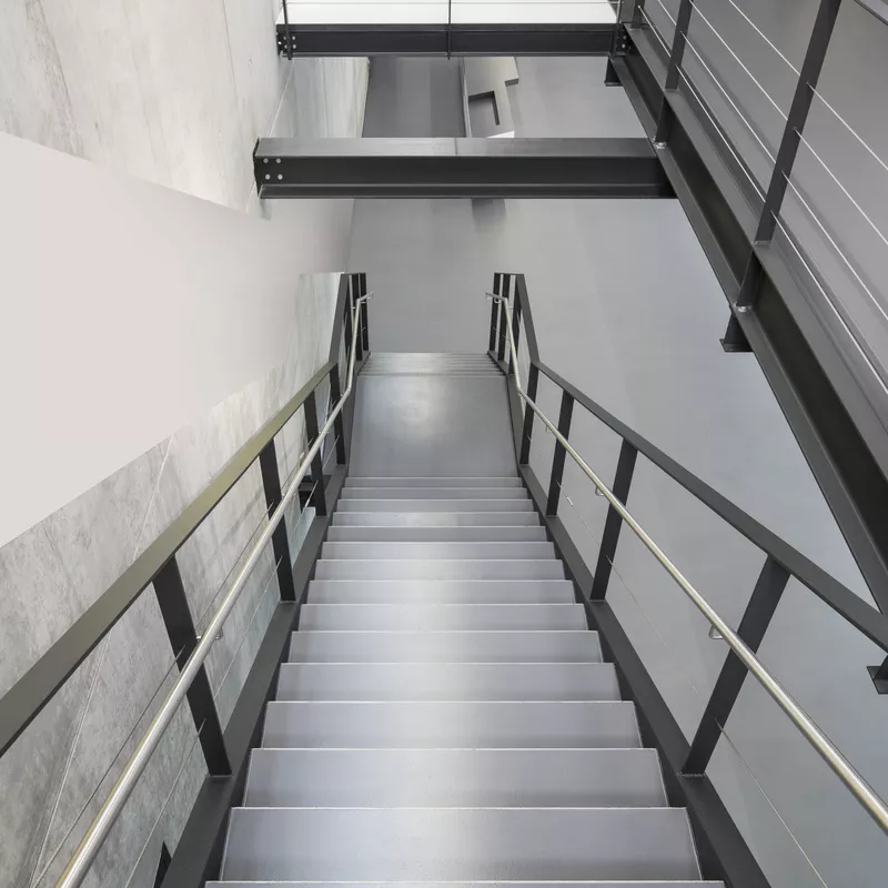 Qual é a diferença entre stairs e staircase ?