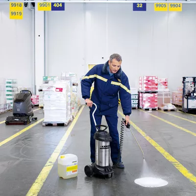 Warehouse Cleaning Kärcher International, How To Strip A Floor Without Machine