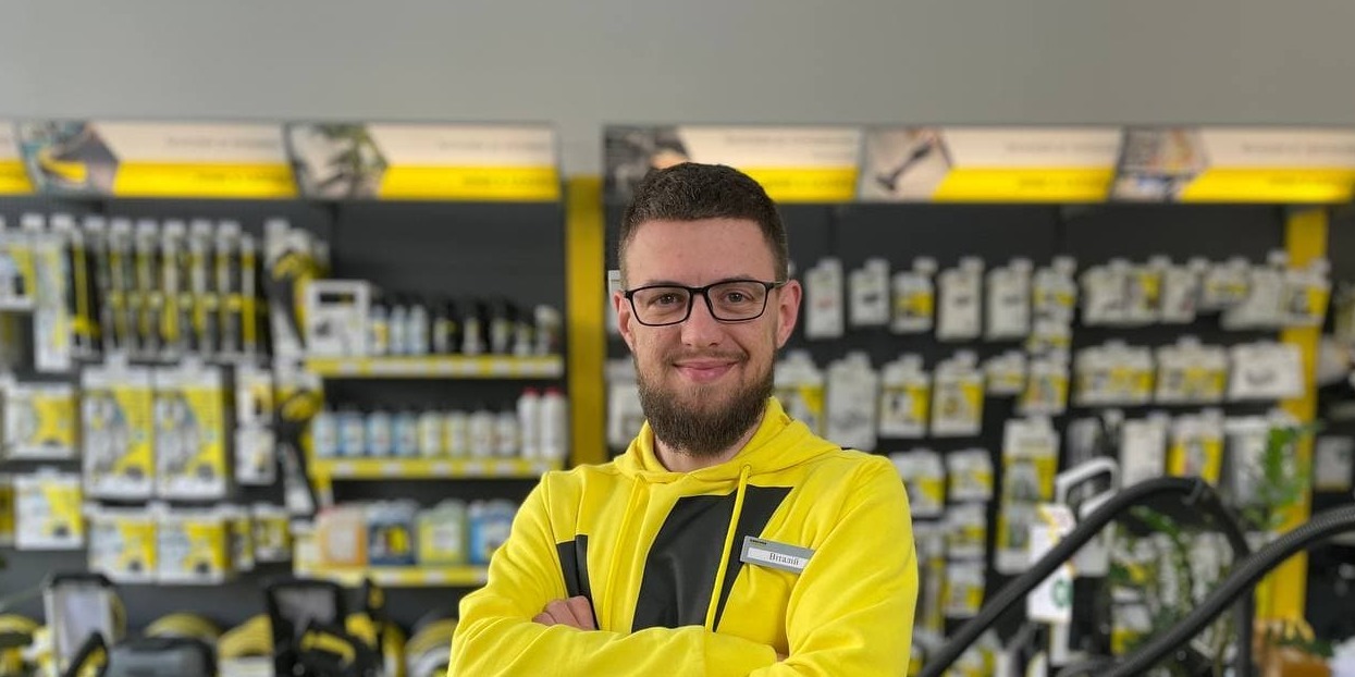 Віталій Дем'янчук, продавець консультант Віталій Дем'янчук, продавець консультант