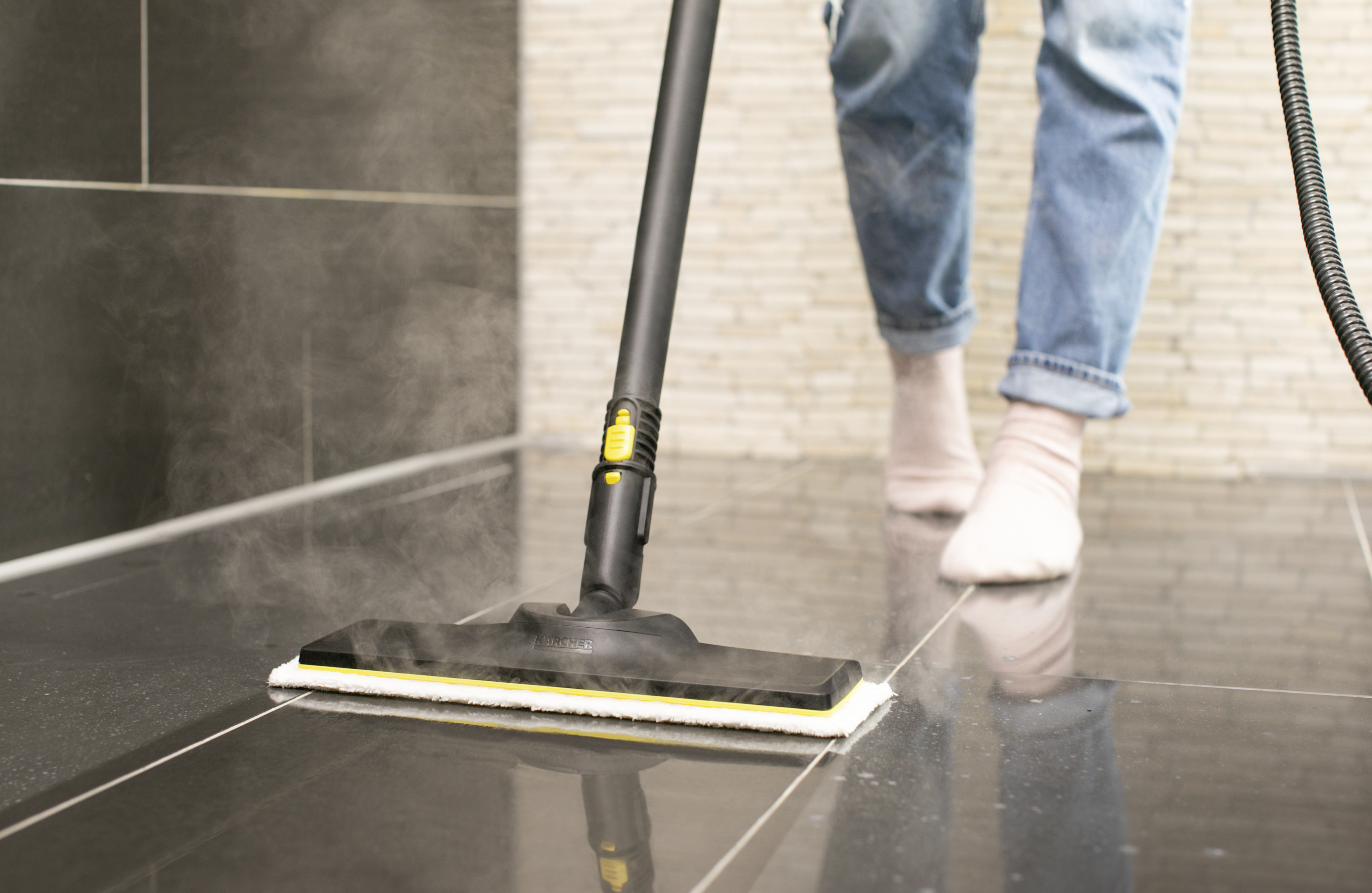 Cleaning floors with steam фото 99