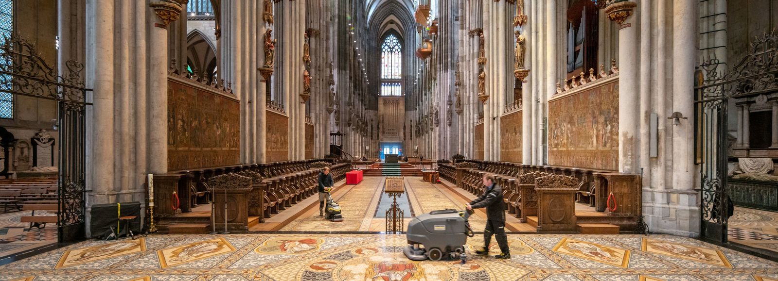 Kärcher reinigte die Böden im Kölner Dom Kärcher reinigte die Böden im Kölner Dom