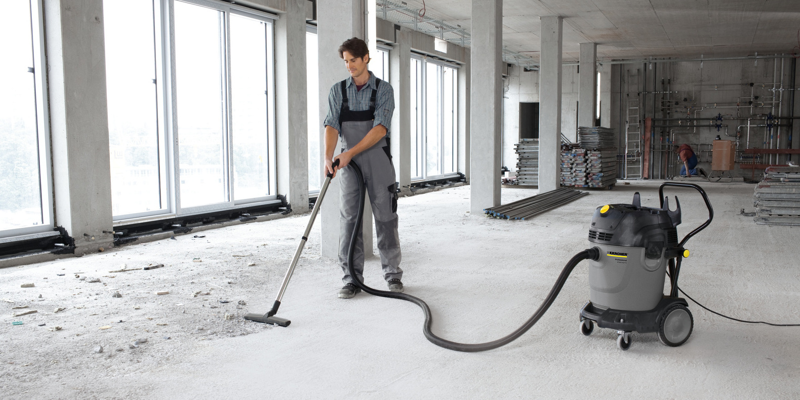 Очистить бетонный пол. Karcher NT 65/2 AP. Моющий пылесос Керхер для бетонных полов. Промышленный моющий пылесос Karcher. Система обеспыливания в полу.