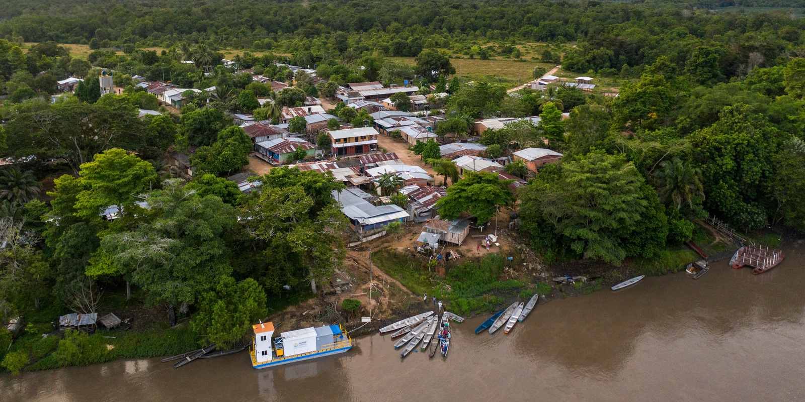 En visite dans le village de l'espoir
