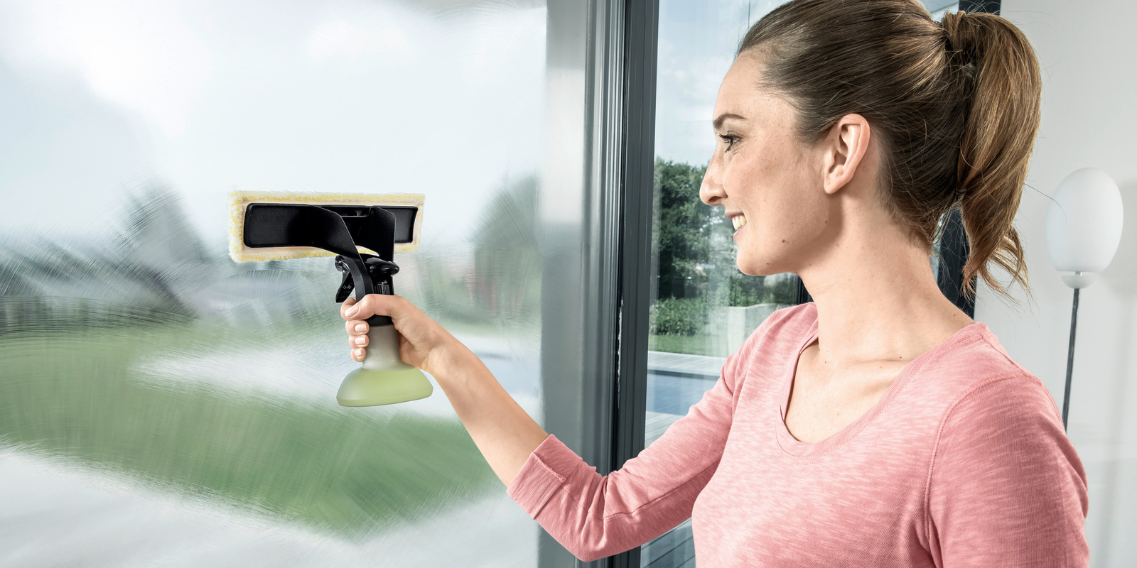 Mẹo làm sạch cửa kính Mẹo làm sạch cửa kính