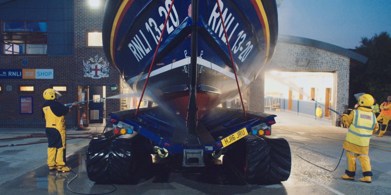 Washing lifeboat Washing lifeboat