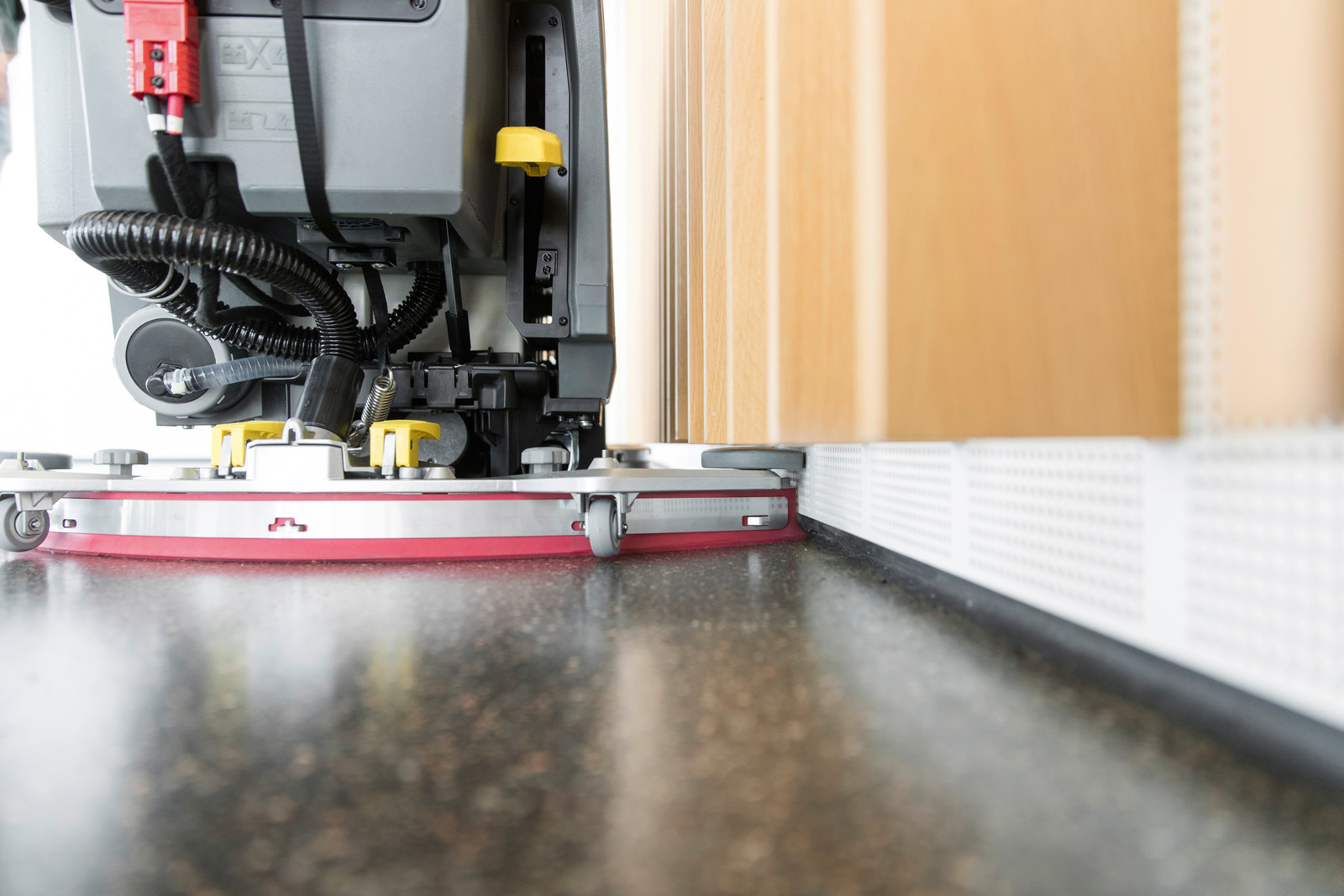 Cabezal de limpieza de alto rendimiento Detalle de cabezal de limpieza de fregadora BD 50/55 de Kärcher