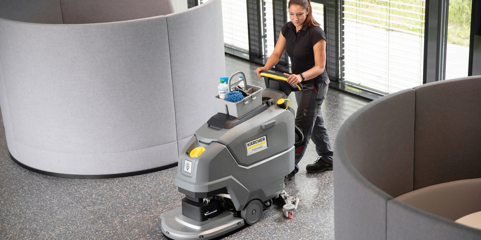 Nachläufer-Scheuersaugmaschine