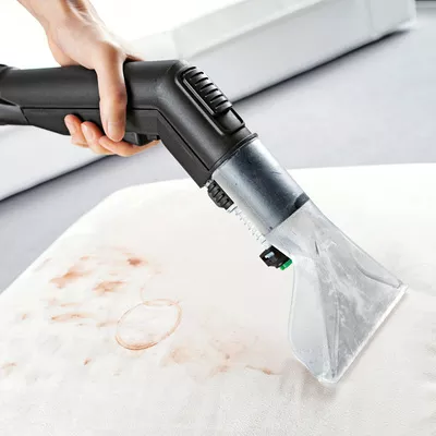 Comment nettoyer un canapé en tissu avec un nettoyeur vapeur 