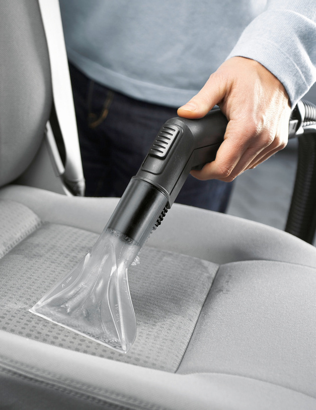 Nettoyage des sièges auto avec un injecteur/extracteur Nettoyage des sièges auto avec un injecteur/extracteur de Kärcher