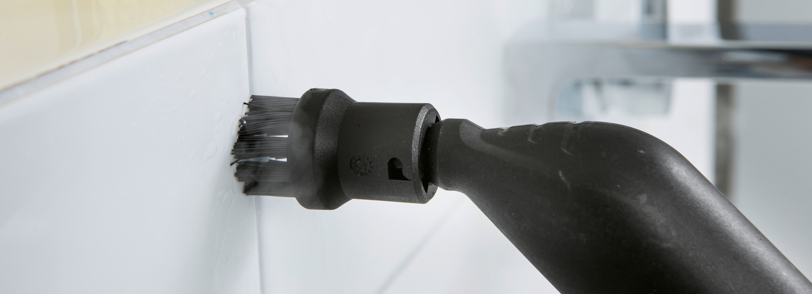 Nettoyage des joints Nettoyage des joints avec le nettoyeur vapeur de Kärcher