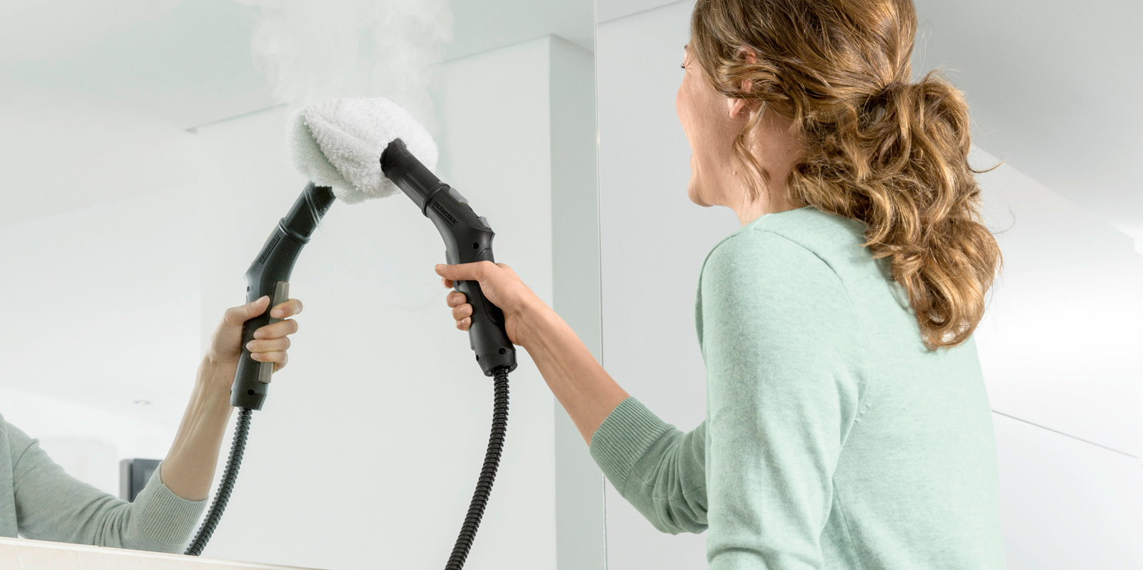 Nettoyage des miroirs avec le nettoyeur vapeur Nettoyage des miroirs avec le nettoyeur vapeur de Kärcher