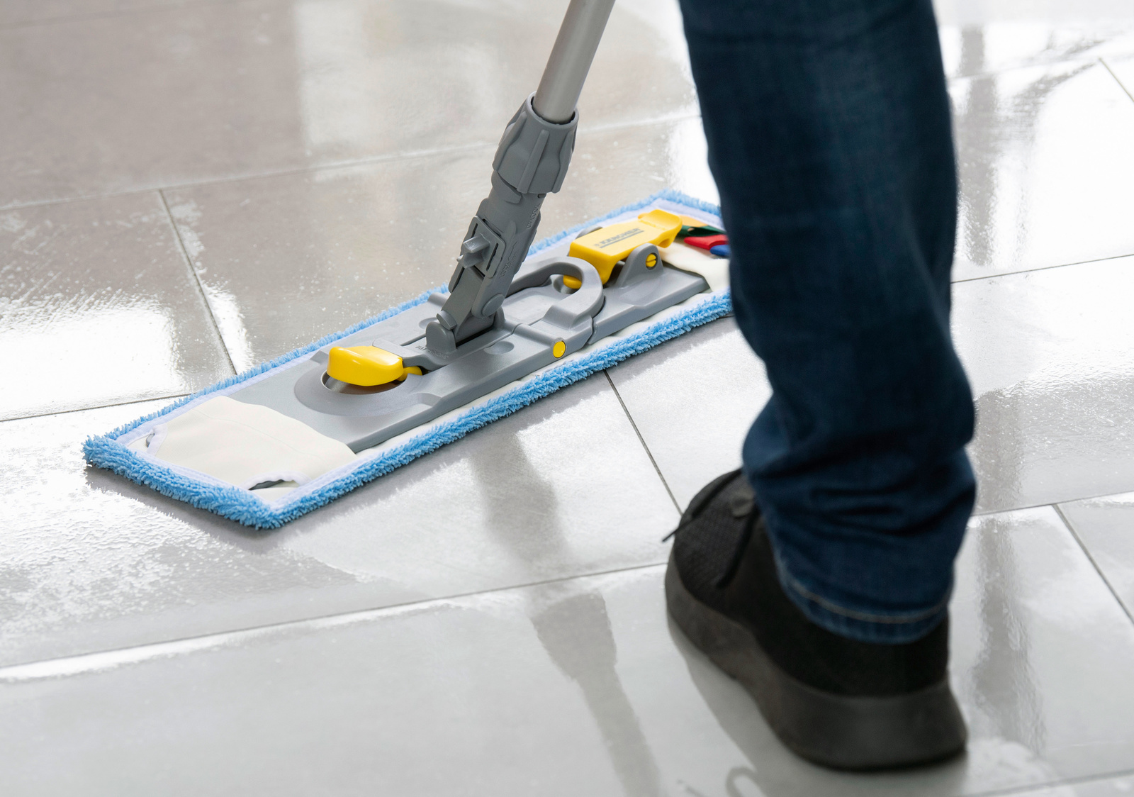 Éliminer le voile de calcaire du carrelage Éliminer le voile de calcaire du carrelage avec les conseils de Kärcher
