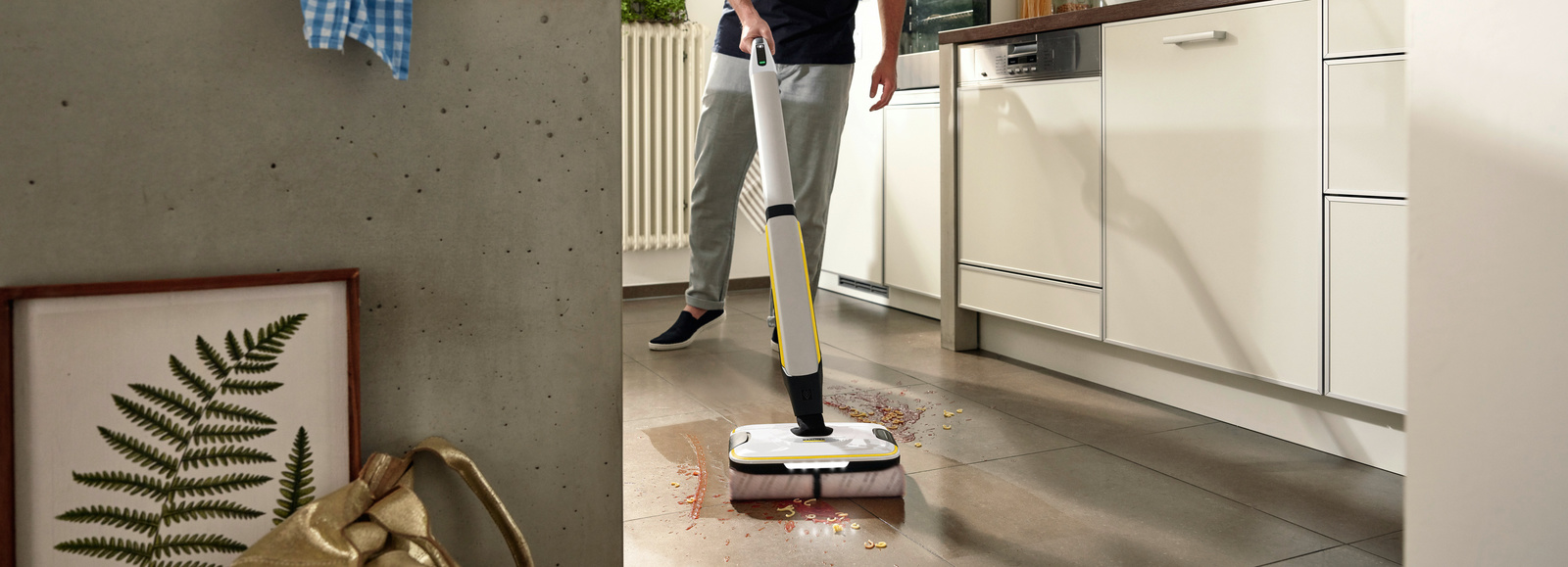 Nettoyage du carrelage avec un nettoyeur de sols Nettoyage du carrelage avec le nettoyeur de sols de Kärcher