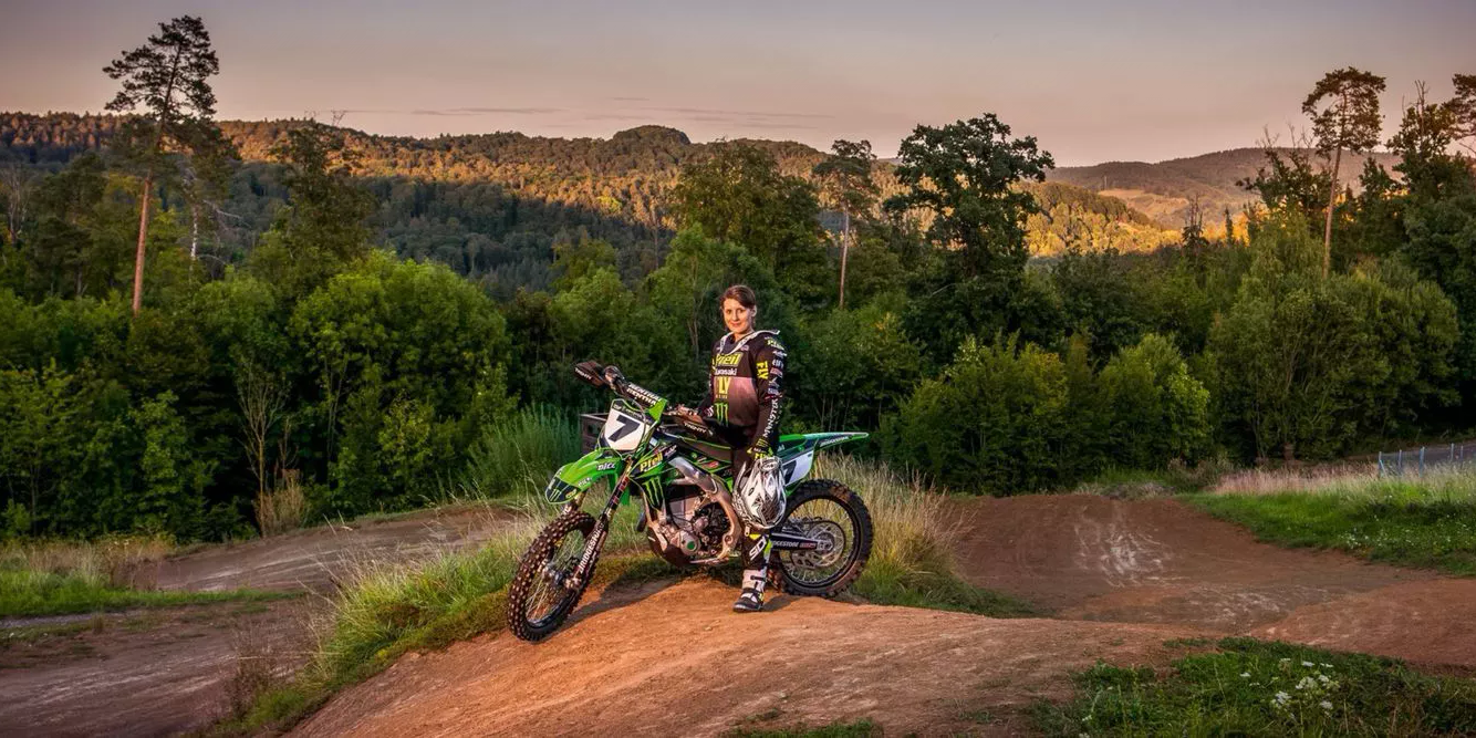 difference_01_2021_motocross_hero-shot_large difference_01_2021_motocross_hero-shot_large