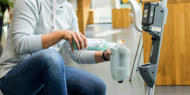 Лесно пълнене на резервоара за чиста вода на Kärcher BR 30/1 C Bp Лесно пълнене на резервоара за чиста вода на Kärcher BR 30/1 C Bp