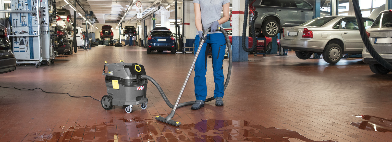 Máy hút bụi công nghiệp Máy hút bụi công nghiệp Karcher