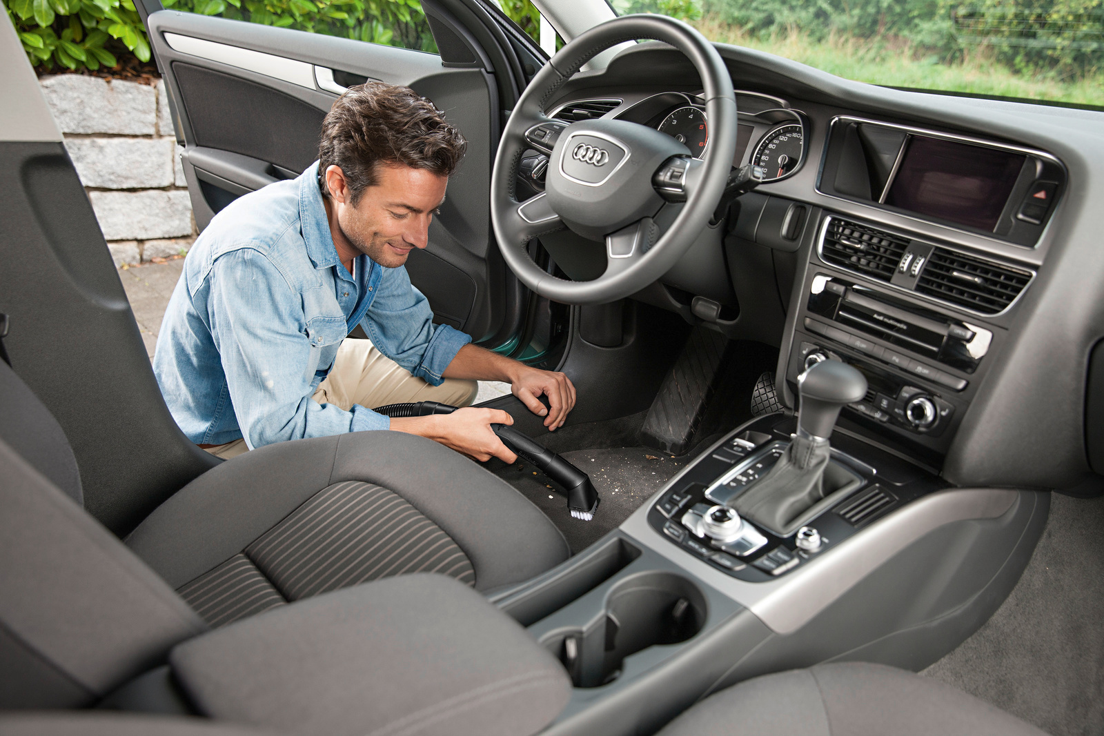 bộ phụ kiện karcher vệ sinh nội thất xe hơi