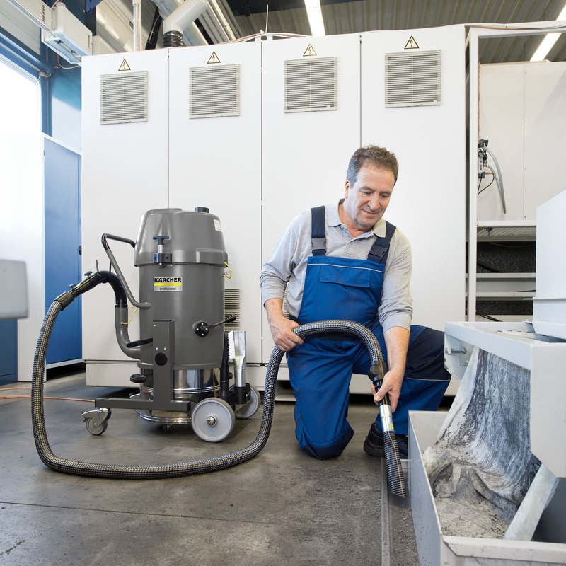 KÄRCHER INDUSTRIAL VACUUM CLEANERS FOR SOLIDS/DUSTS KÄRCHER INDUSTRIAL VACUUM CLEANERS FOR SOLIDS/DUSTS