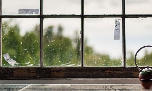 Vết bẩn đến từ keo là điều ám ảnh nhất cho bất kỳ ai