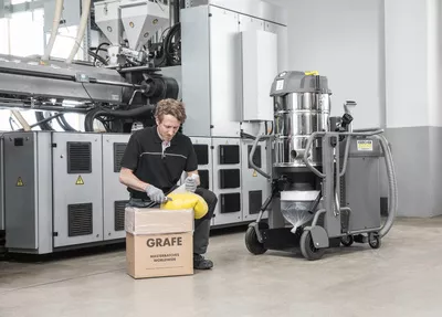 Kärcher industrial vacuums in the plastics and chemical industry