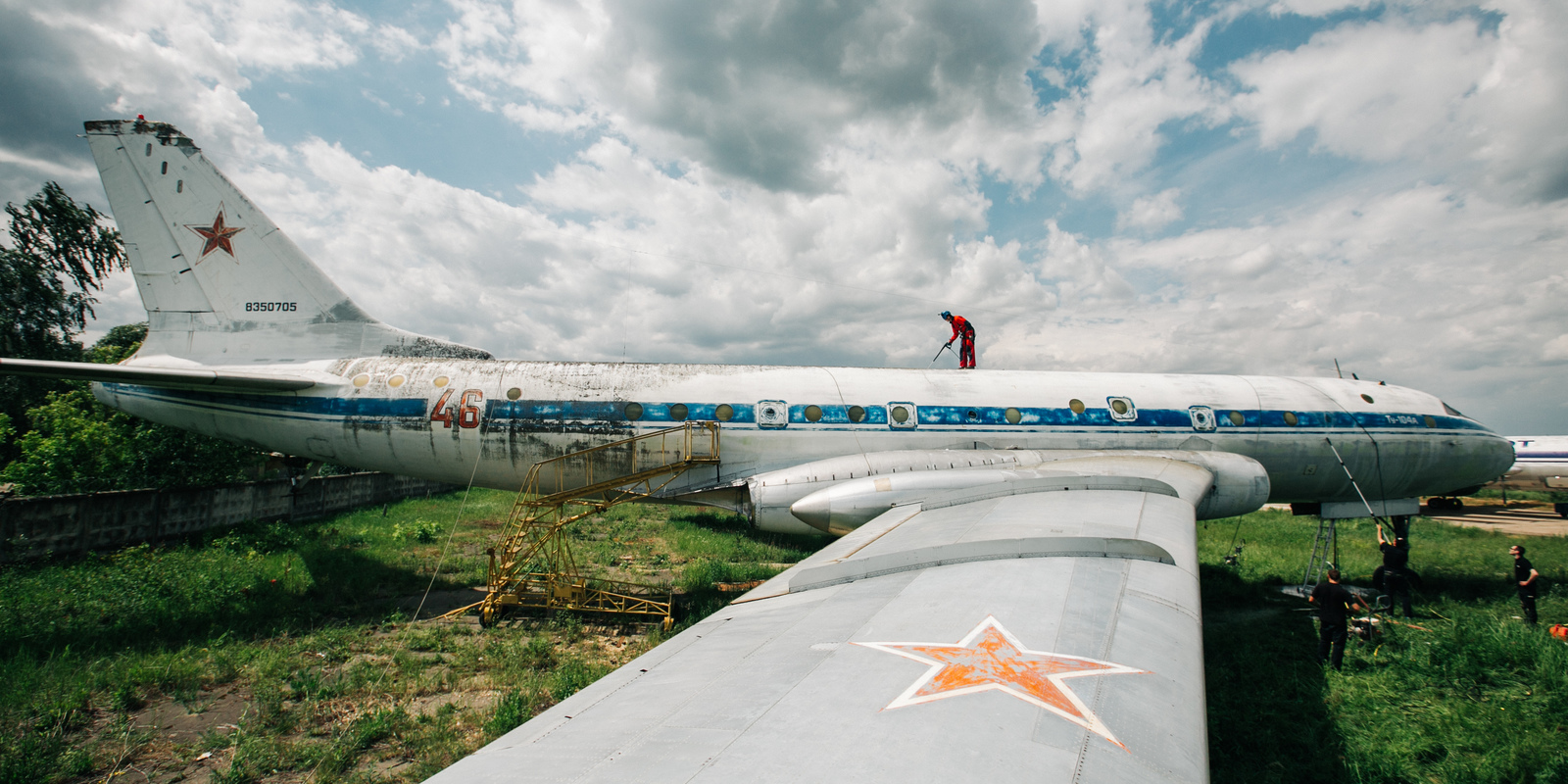Reinigung des Düsenflugzeugs in Monino, Russland Kärcher reinigt das Düsenflugzeug in Monino, Russland