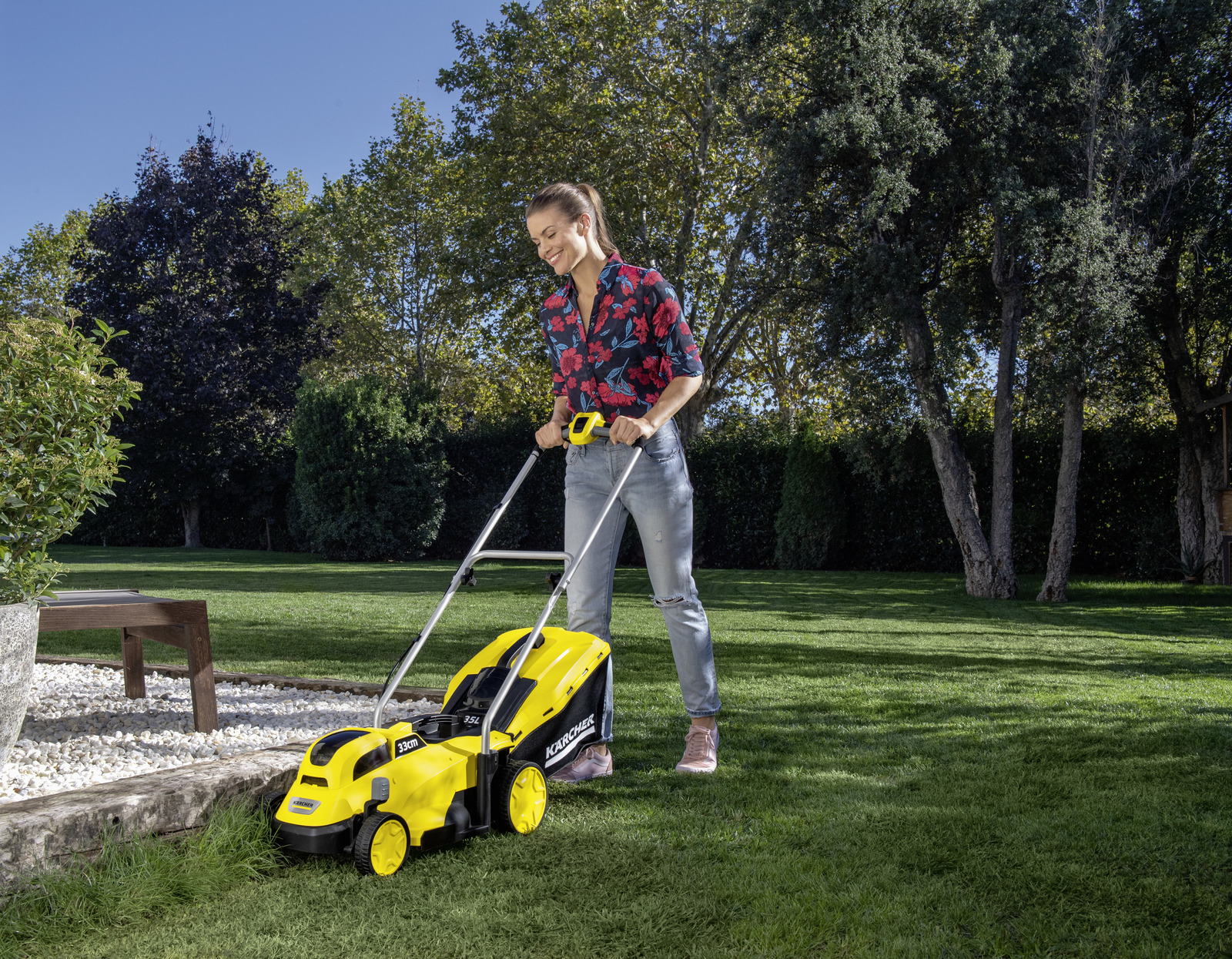 Kärcher 14444000 LMO 18-33 Cordless Battery Lawn Mower with Battery